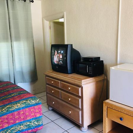 Sunset Inn- Fort Pierce, FL Extérieur photo