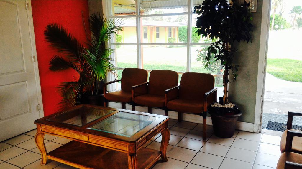 Sunset Inn- Fort Pierce, FL Extérieur photo